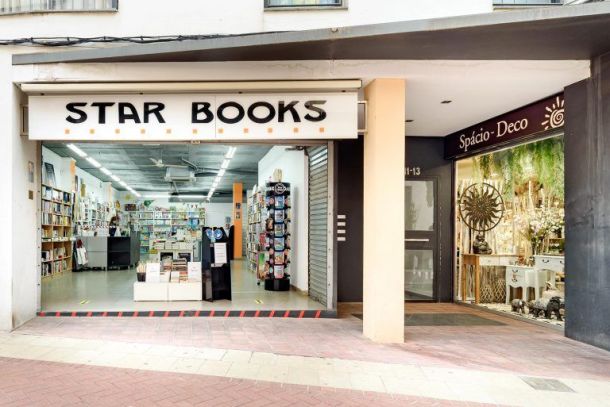 WOW-STAR-BOOKS-FACHADA-768x513