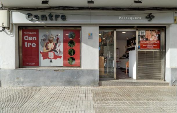 WOW-PERRUQUERIA-DEL-CENTRE-FACHADA-768x513